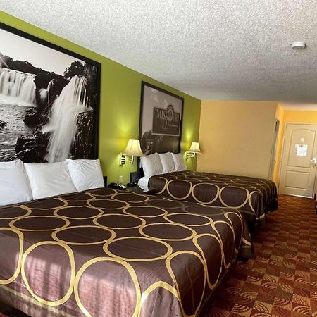 Super 8 By Wyndham Lake Of The Ozarks Eldon Экстерьер фото