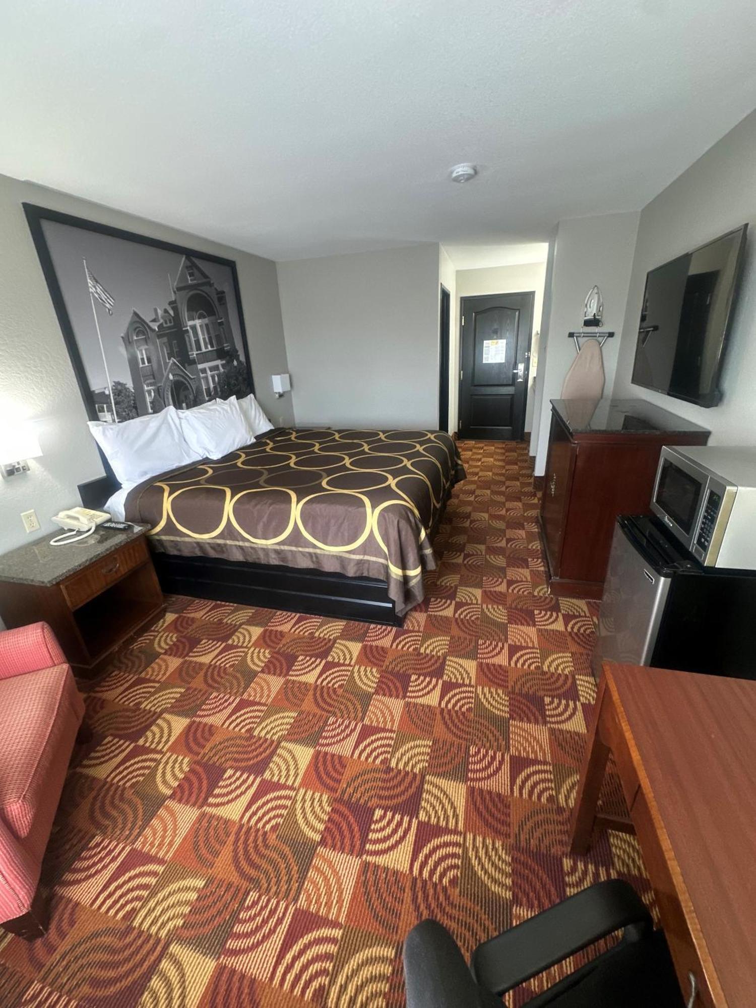 Super 8 By Wyndham Lake Of The Ozarks Eldon Экстерьер фото