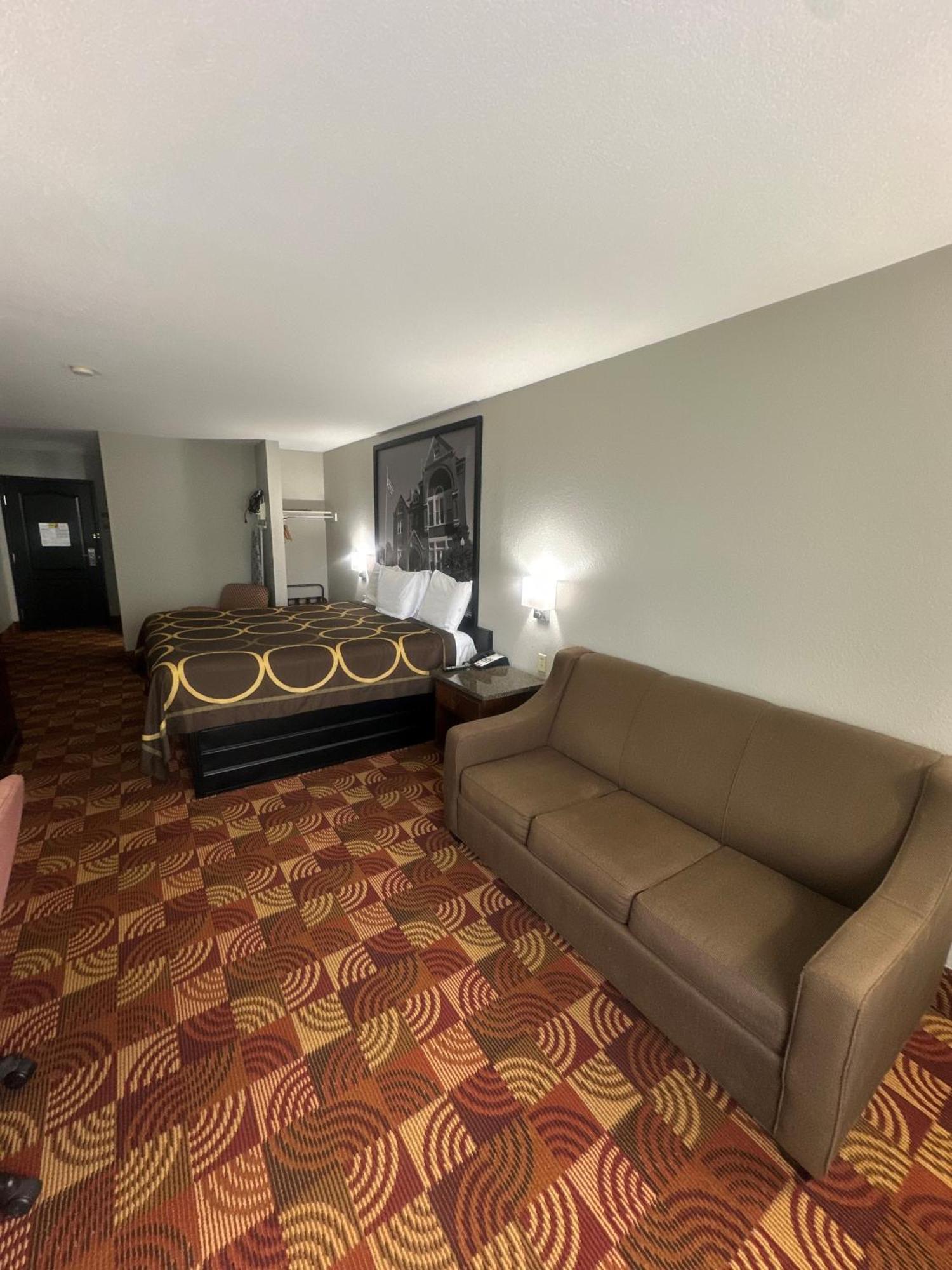 Super 8 By Wyndham Lake Of The Ozarks Eldon Экстерьер фото