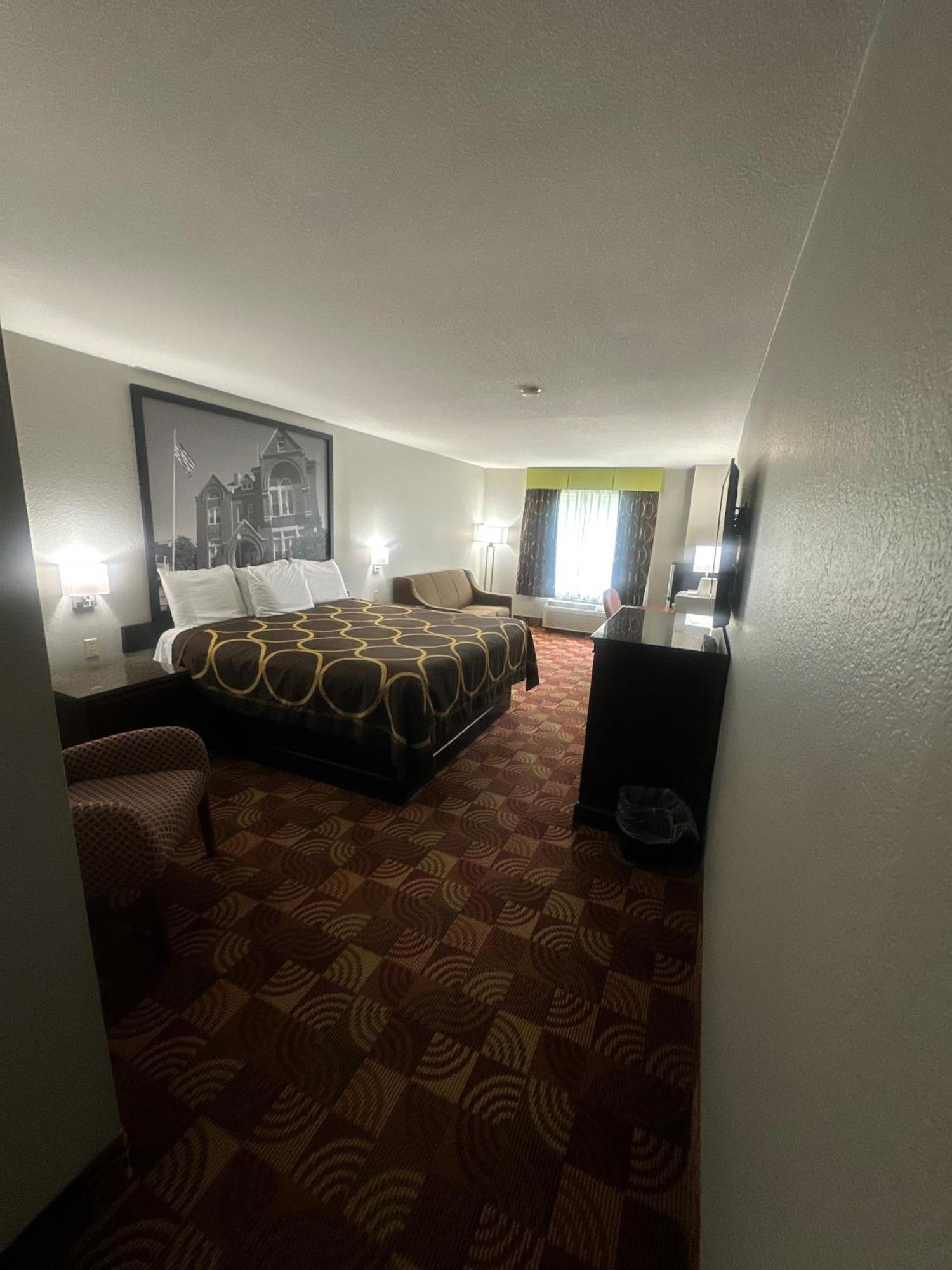 Super 8 By Wyndham Lake Of The Ozarks Eldon Экстерьер фото