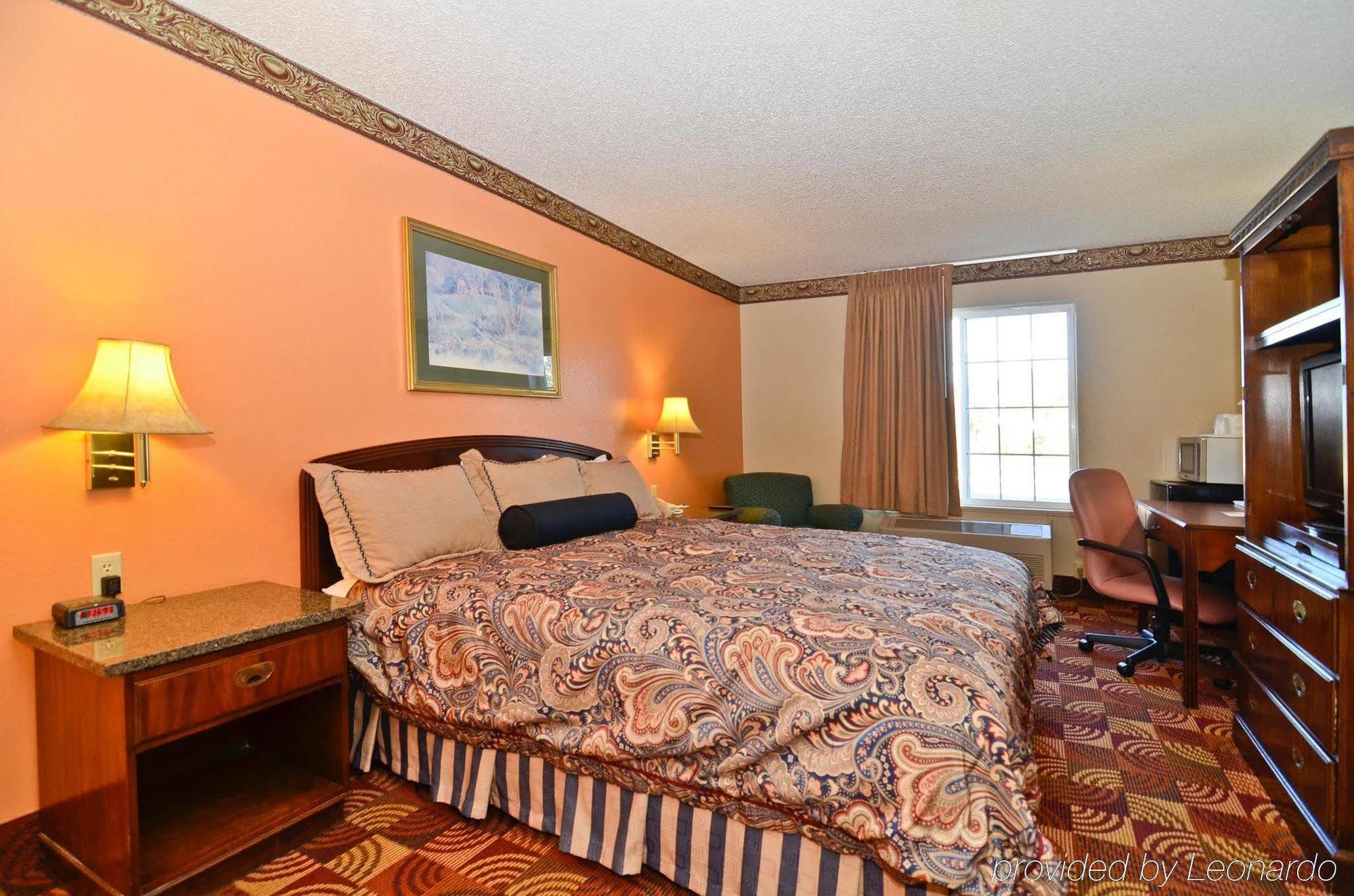 Super 8 By Wyndham Lake Of The Ozarks Eldon Экстерьер фото