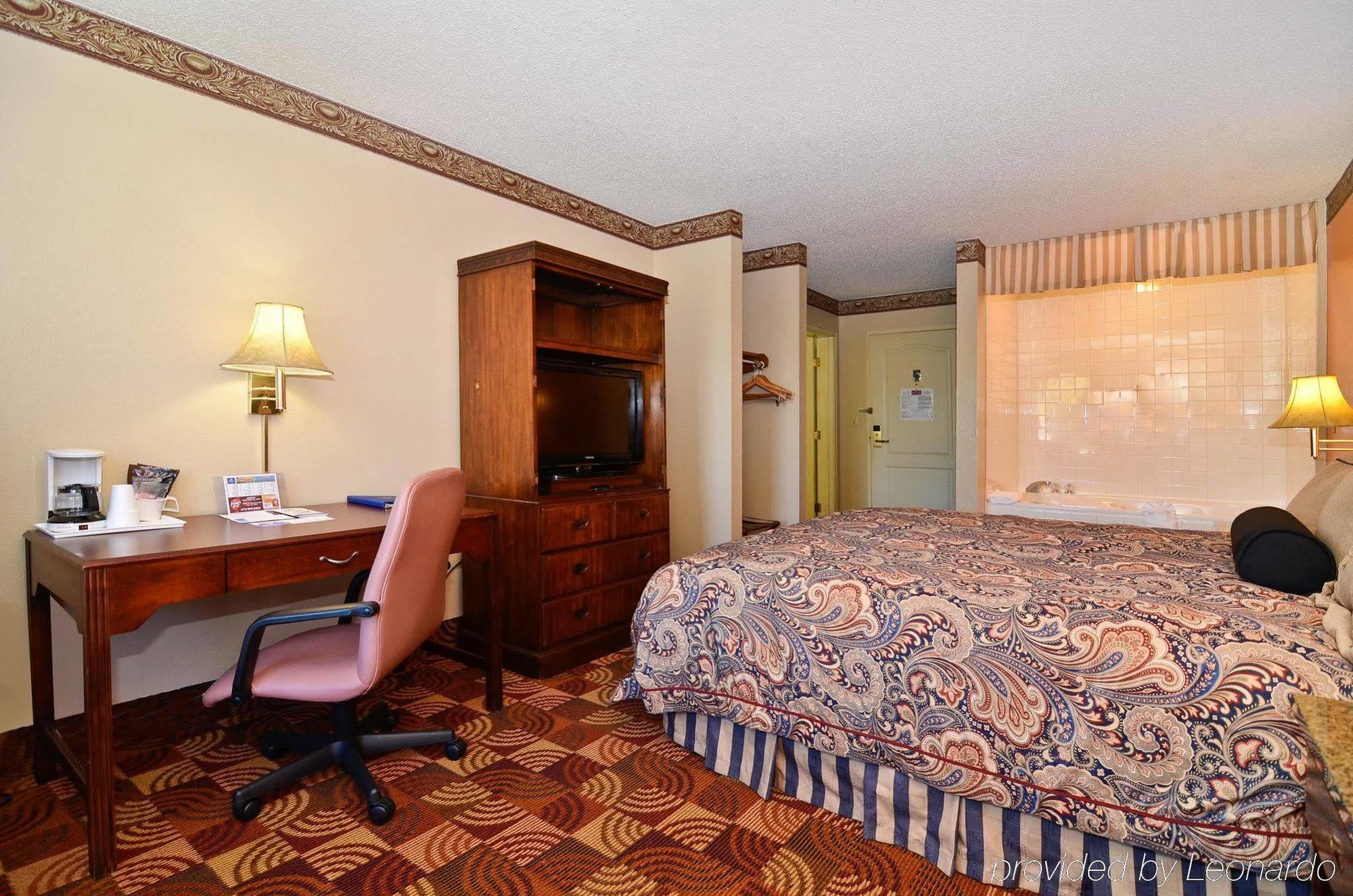 Super 8 By Wyndham Lake Of The Ozarks Eldon Экстерьер фото